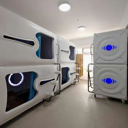 Hostel Space Capsule-2